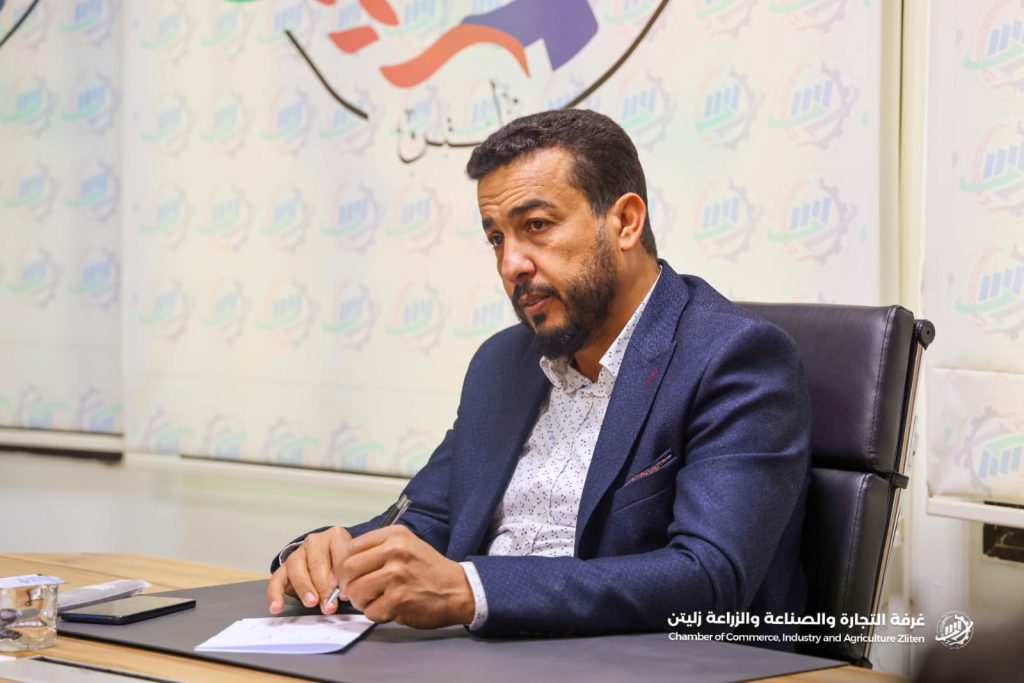 اجتماع المدير العام بمدراء الإدارات و رؤساء الأقسام بالغرفة