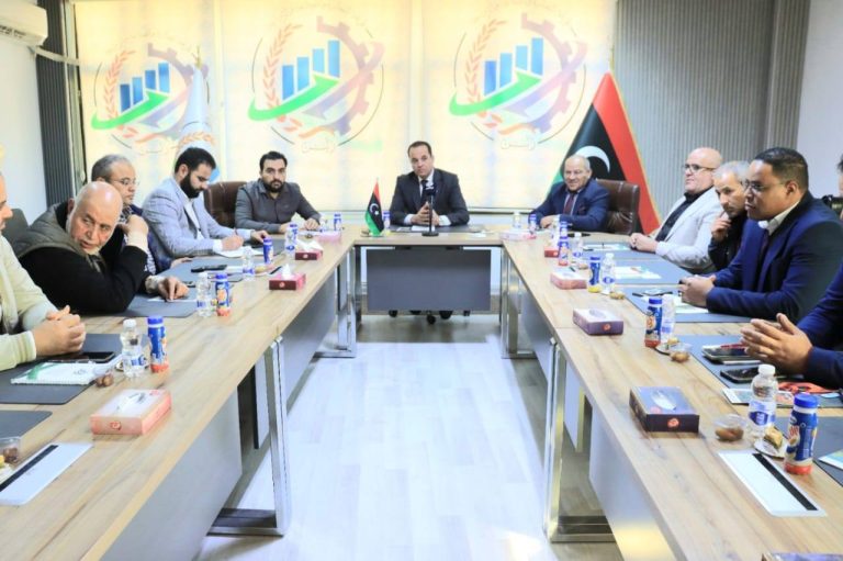 رئيس هيئة تنمية الصادرات في زيارة رسمية للغرفه